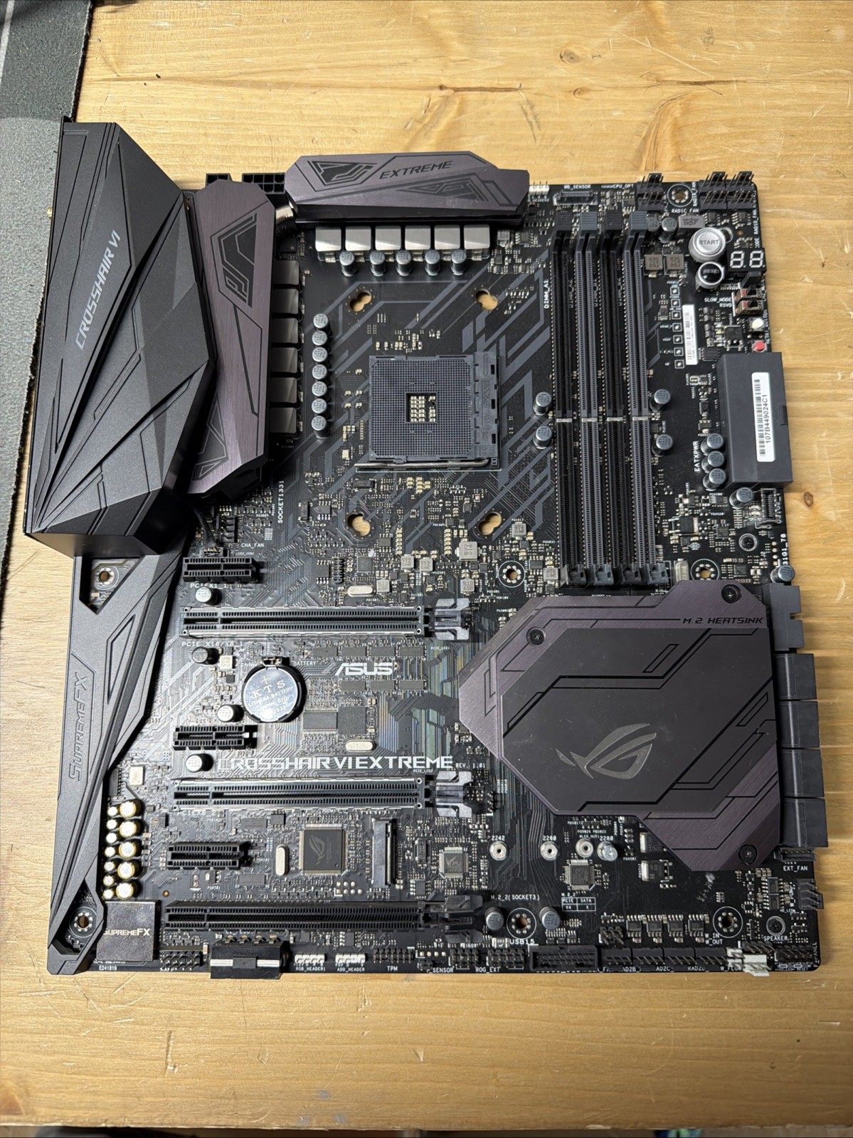 ASUS X370 ROG CROSSHAIR VI EXTREME Motherboard PCIE 3x2, 2x3 AM4 4x DDR4 M.2x2