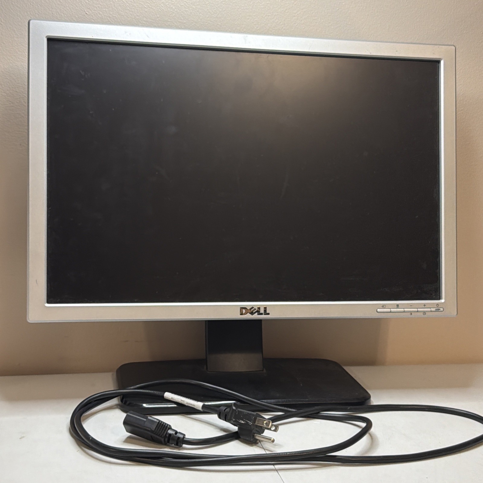 DELL SE198WFPv 19 inch Computer Monitor with Cables. Tested. Works Great