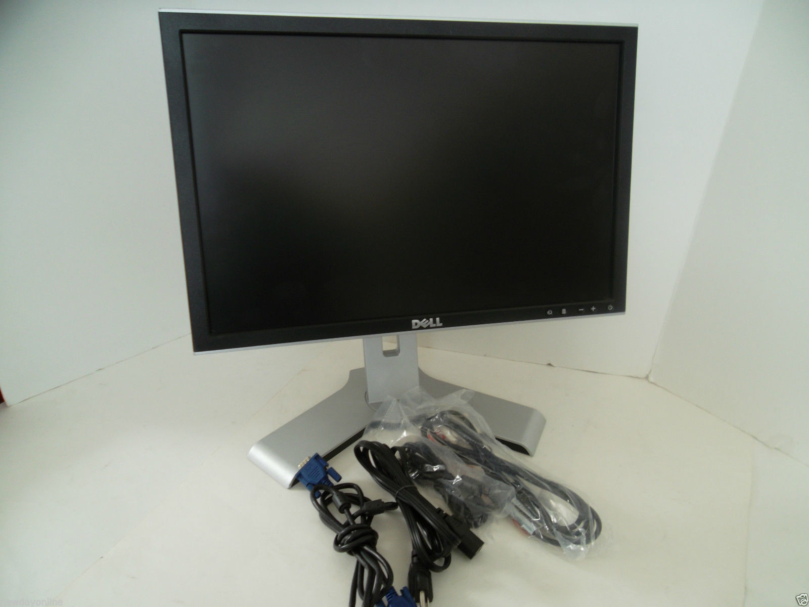 Dell 2007WFP 20" UltraSharp LCD Monitor w/4-Port USB Hub VGA DVI S-Video HF730