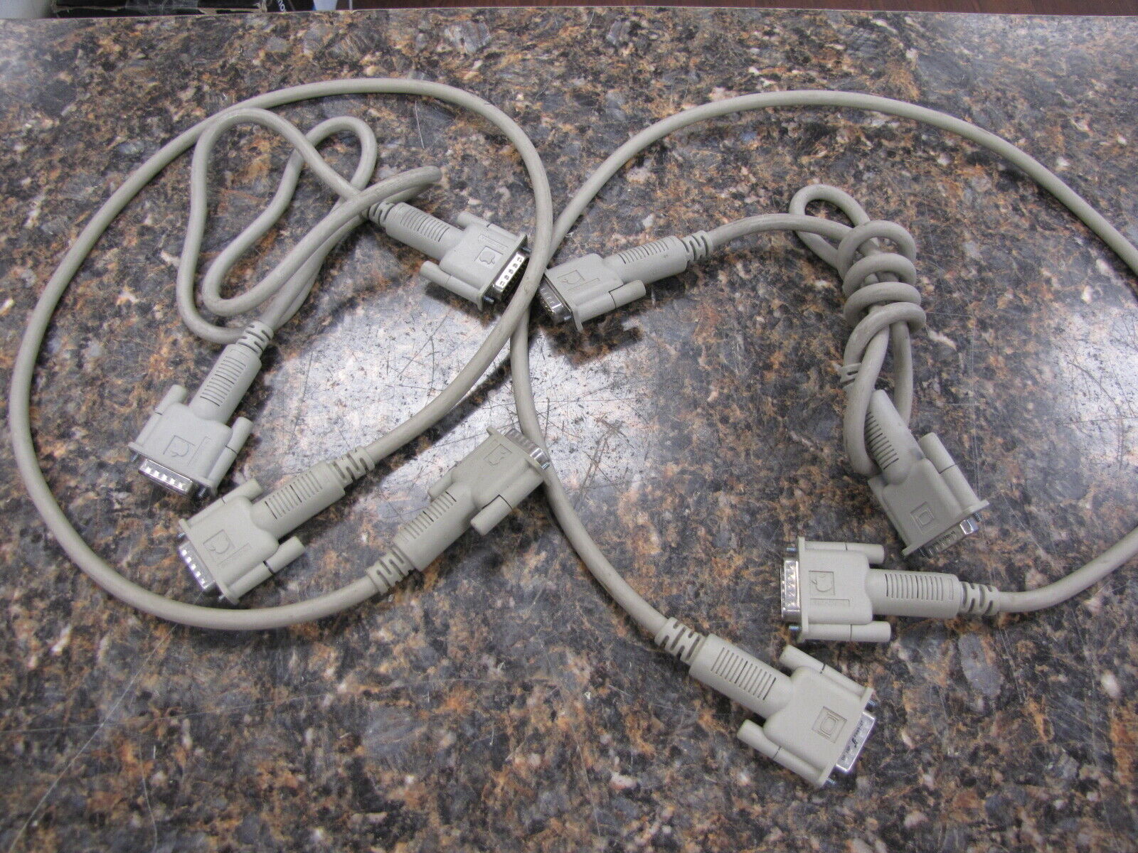 Lot of (4) Vintage Apple Mac Macintosh DB-15 to DB-15 3\' Video cable 590-0161-A 