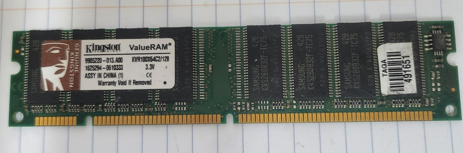 2x Kingston KVR100X64C2/128 128MB CL2 168-Pin PC100 DIMM desktop Memory Module