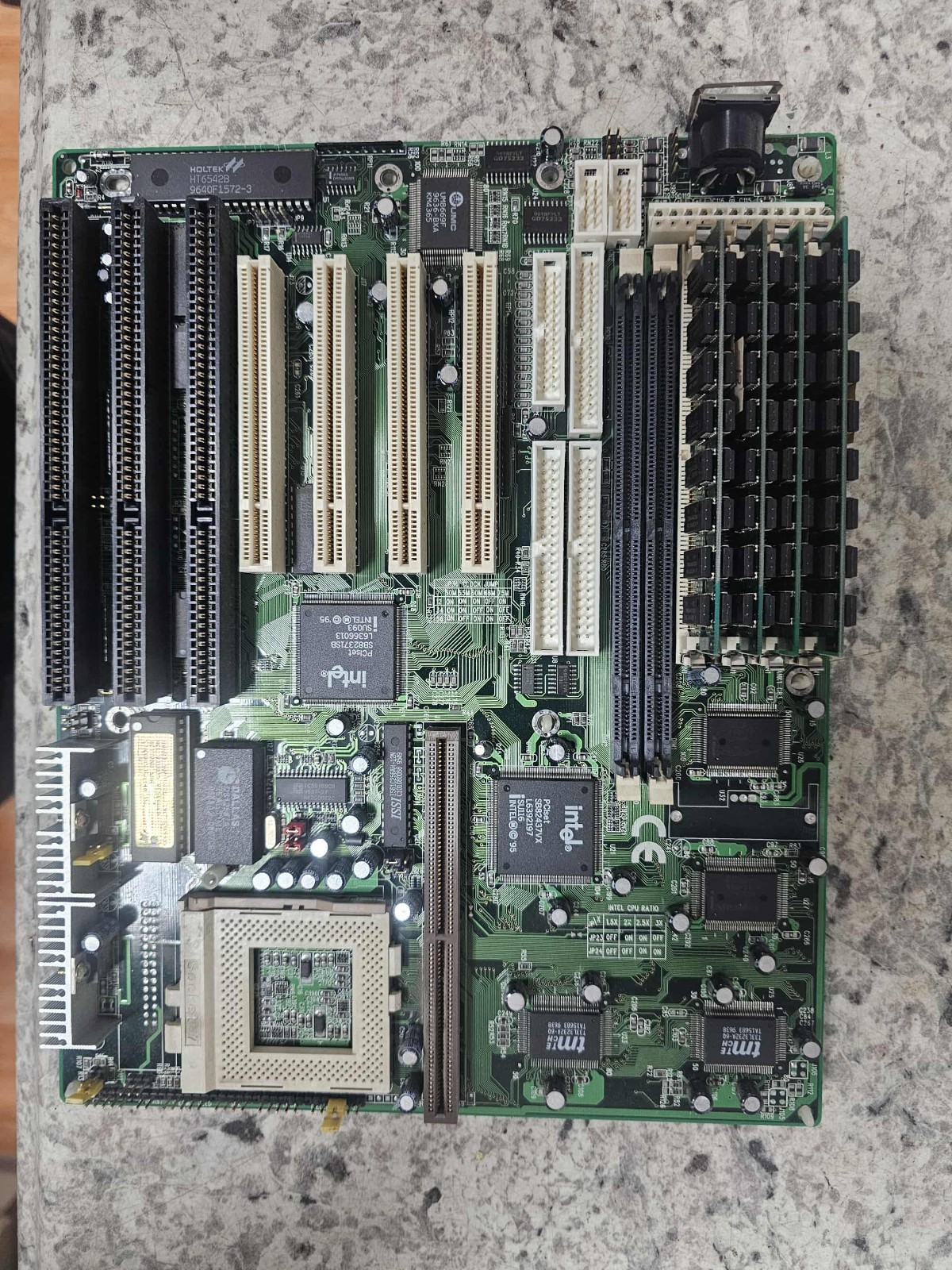 Vintage Retro Tested Clean Shuttle HOT-557 Socket 7 Vintage PC Motherboard V1.32