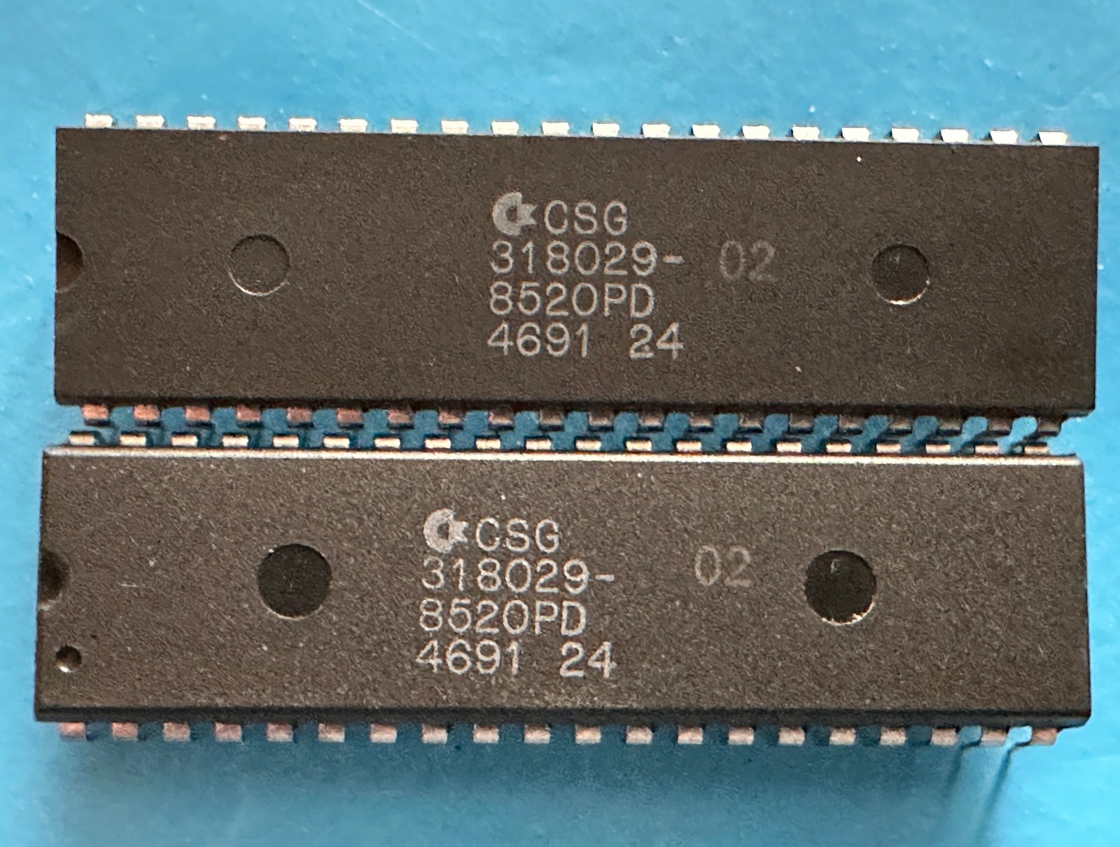 CSG/MOS 8520PD ( 2 x CHIP ) ODD EVEN from an AMIGA 500 #46 91