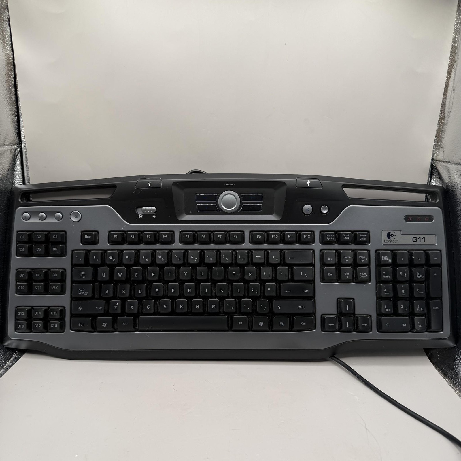 Logitech G11 Gaming Keyboard Wired USB Blue Backlit Macro Keys PC Media Controls
