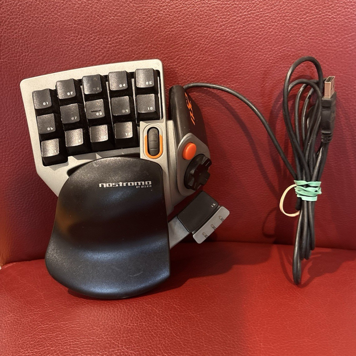 Belkin Nostromo SpeedPad n52 USB Wired Gaming Keypad F8GFPC100. TESTED. WORKS