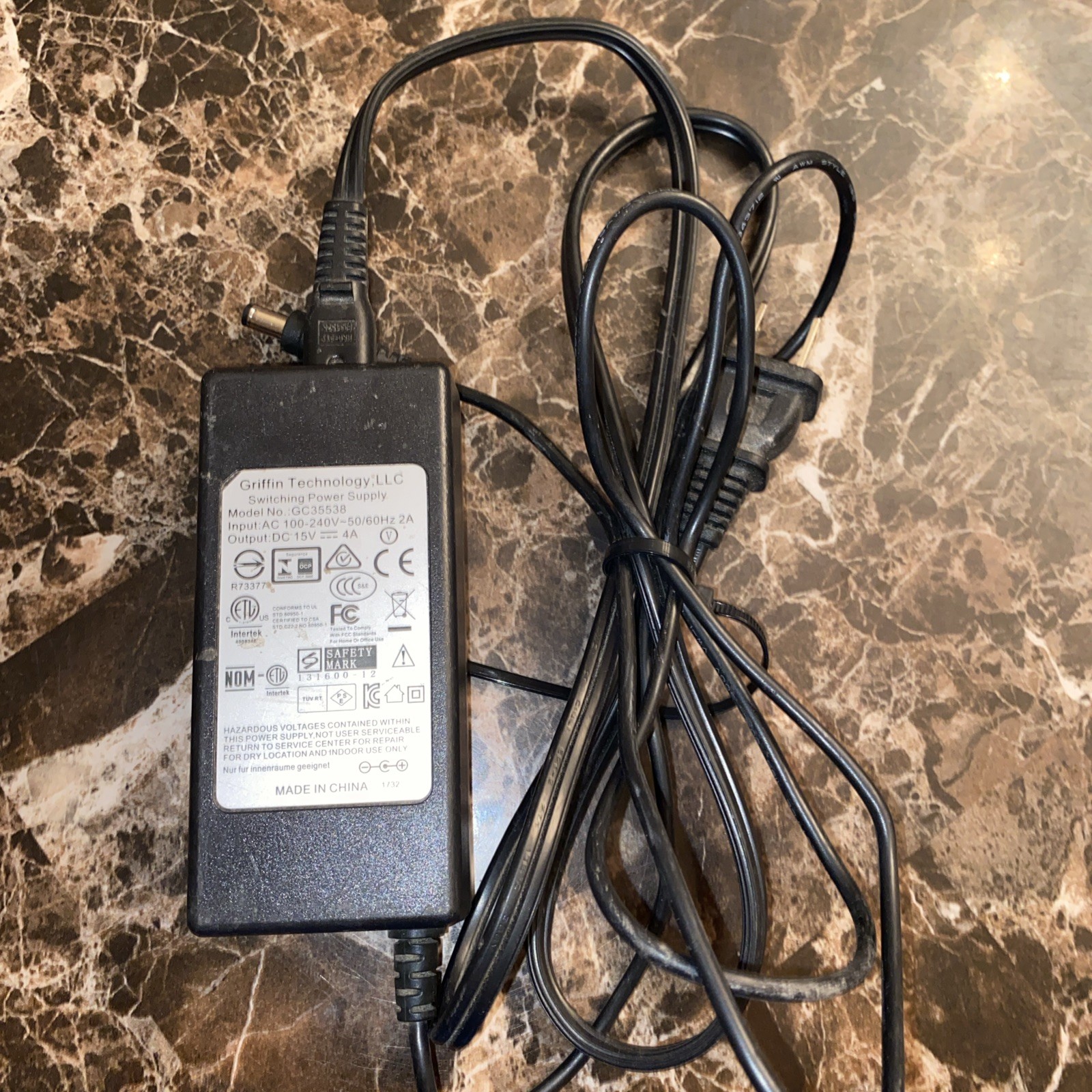Griffin Technology LLC 60W GC35538 15V 4A Switching Power Supply Charger