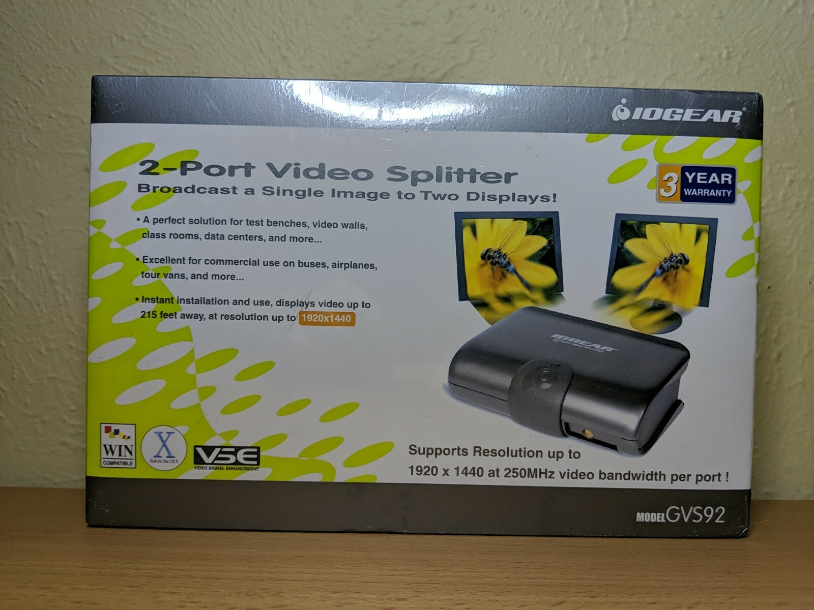 IOGEAR 2-Port Video Splitter Model GVS92 New In Sealed Box Fast Shipping