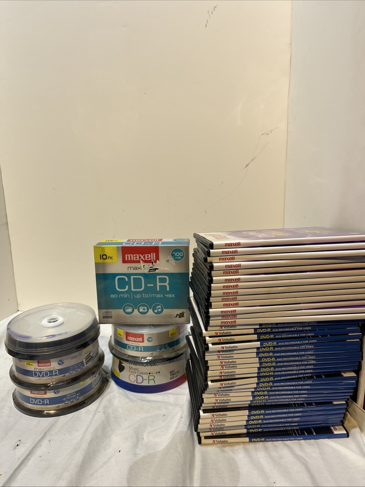 LARGE LOT OF MIXED BLANK MEDIA CDR DVDR CD-R RECORDABLE MEDIA DISCS - NEW SEALED