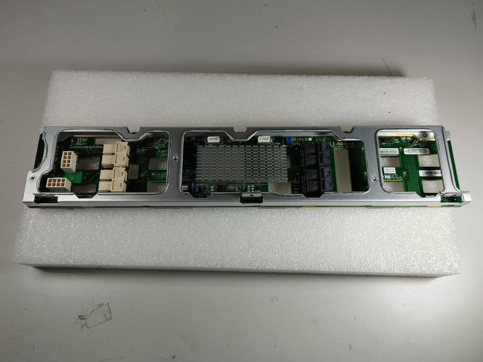 Supermicro BPN-SAS3-826EL1-N4 2U 4x NVME 12-Bay 12Gb SAS/SATA Expander Backplane