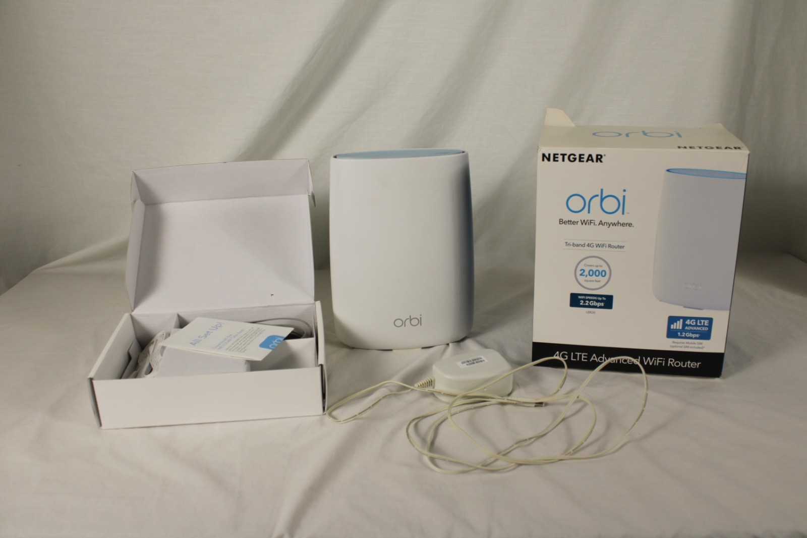 Netgear Orbi LBR20 Tri-Band 4G LTE WiFi Home Router White Locked US Cellular