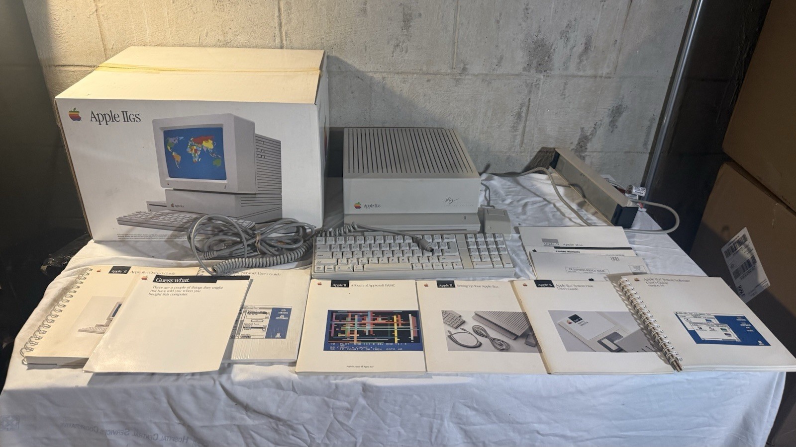 Apple IIGS Woz Limited Edition A2S6000 Tested Working Complete In Box Great