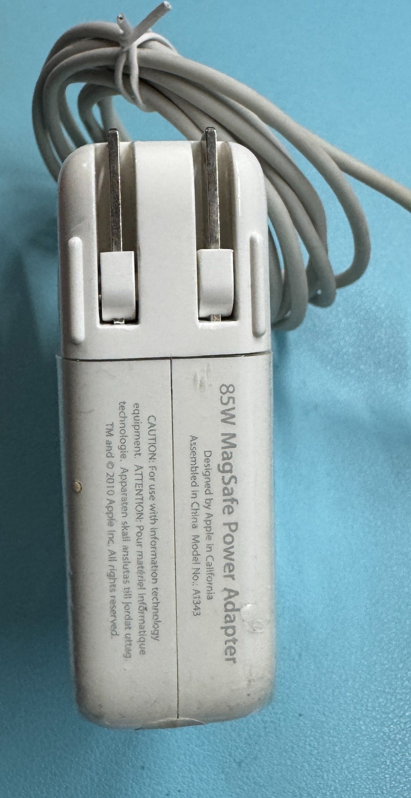 Apple MC556LLB 85W AC Power Adapter - White
