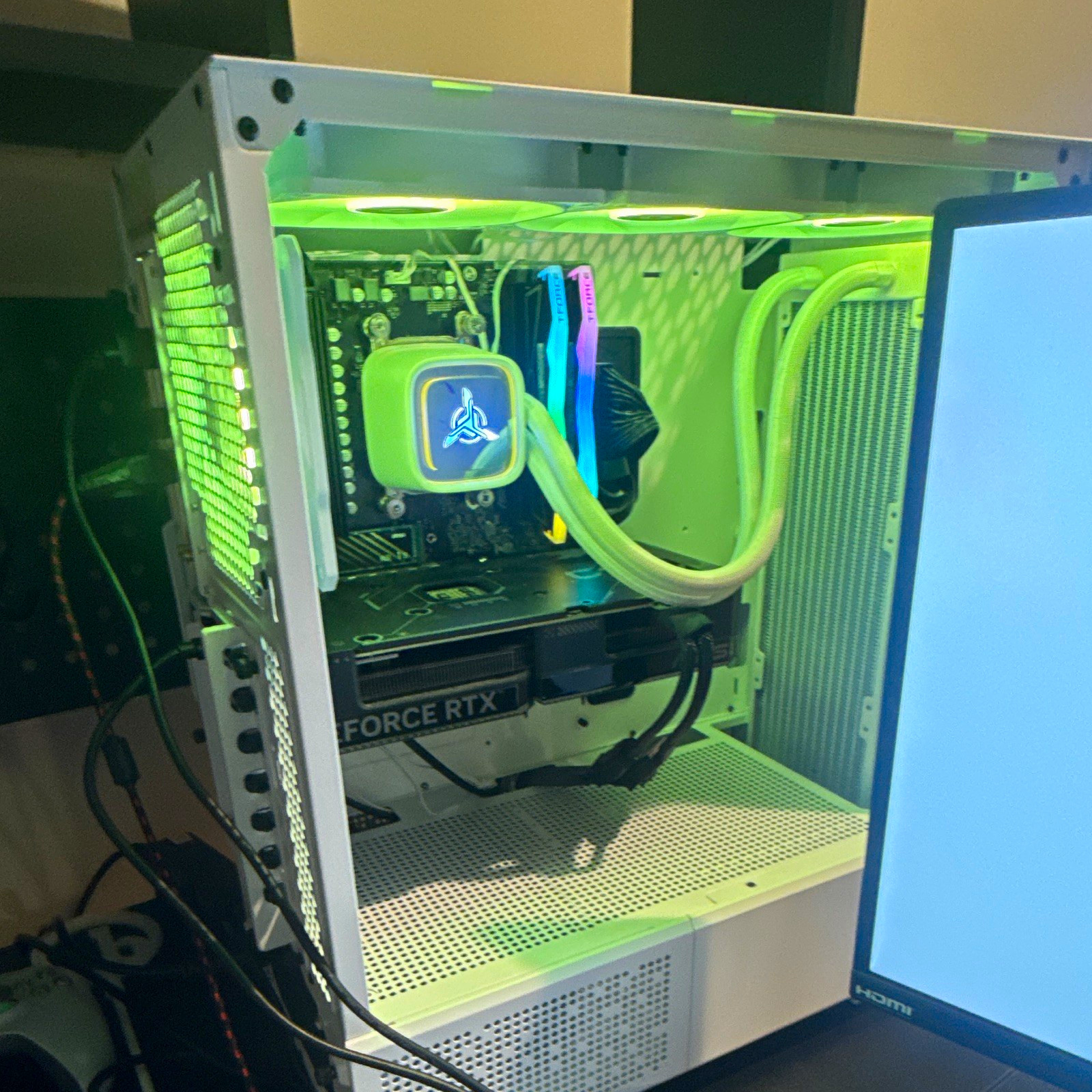 Omega 2 Sky Tech Ryzen 7700 X, RTX 4070