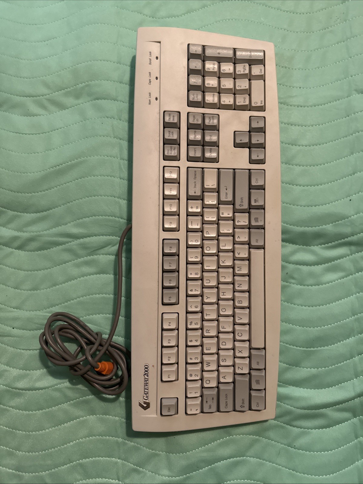 1996 Clean Gateway 2000 Keyboard PS/2 Wired Vintage 2196003-00-001 Tested