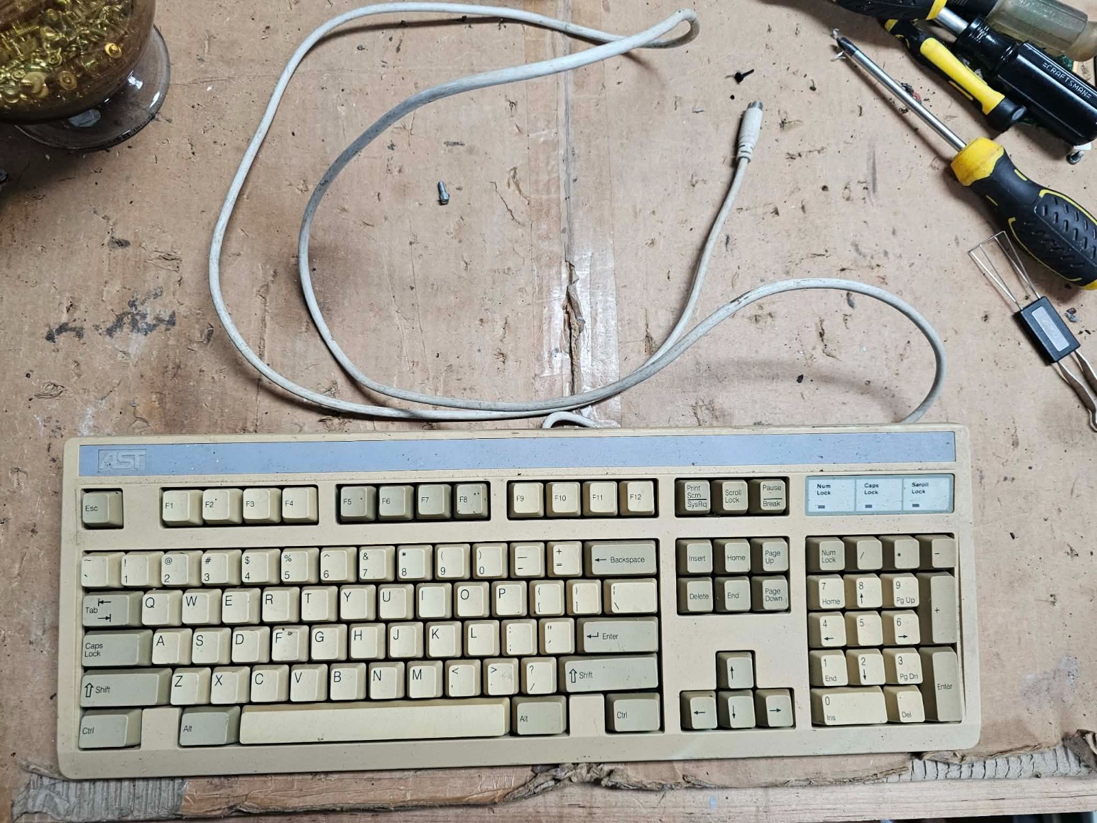 Retro Vintage Gaming AST Keyboard 120077-101 AQ6-MTN4XZ15 KB-101