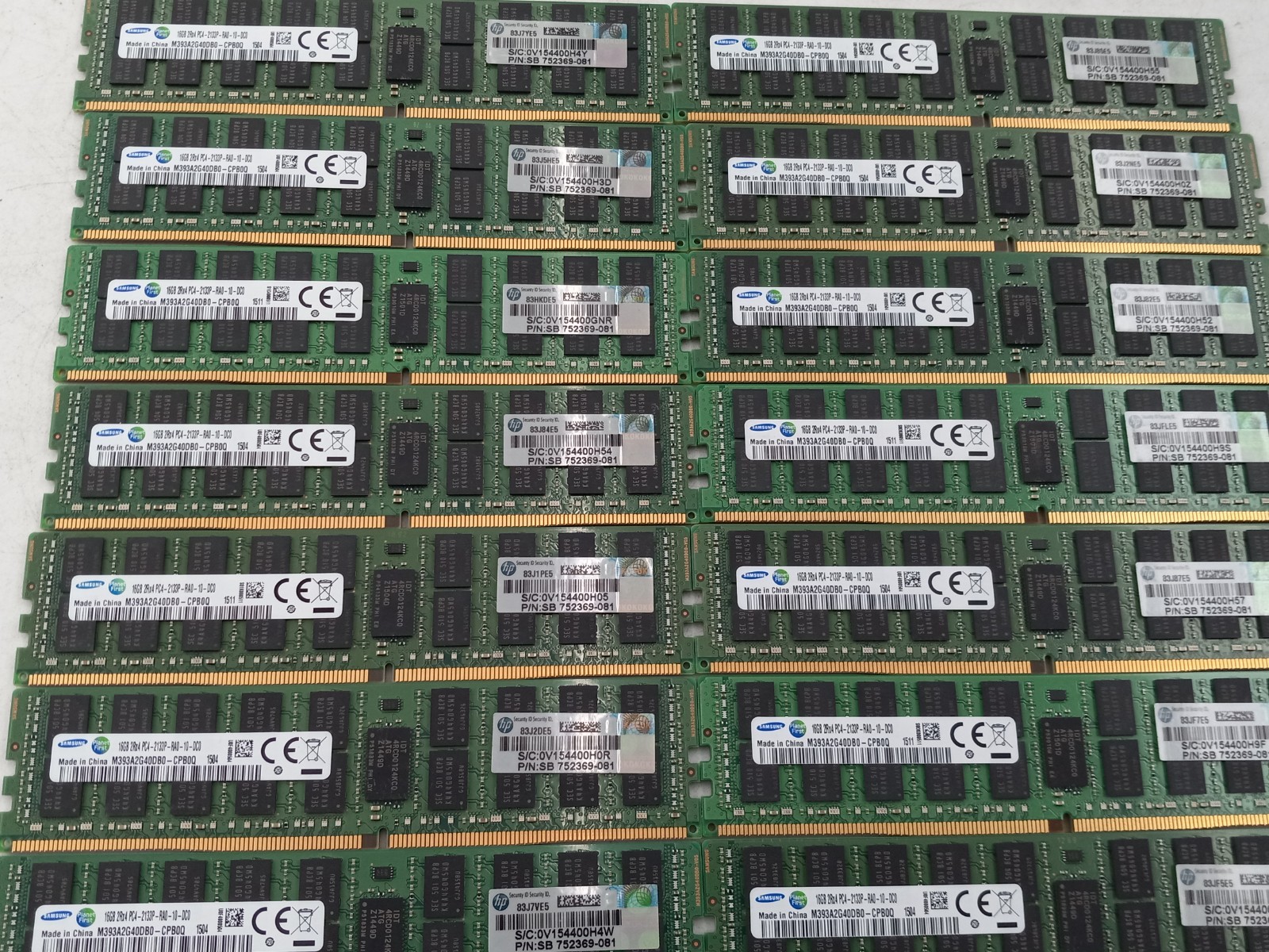 LOT OF 19 SAMSUNG 16GB (19X16GB) PC4 ECC RAM (MM609)