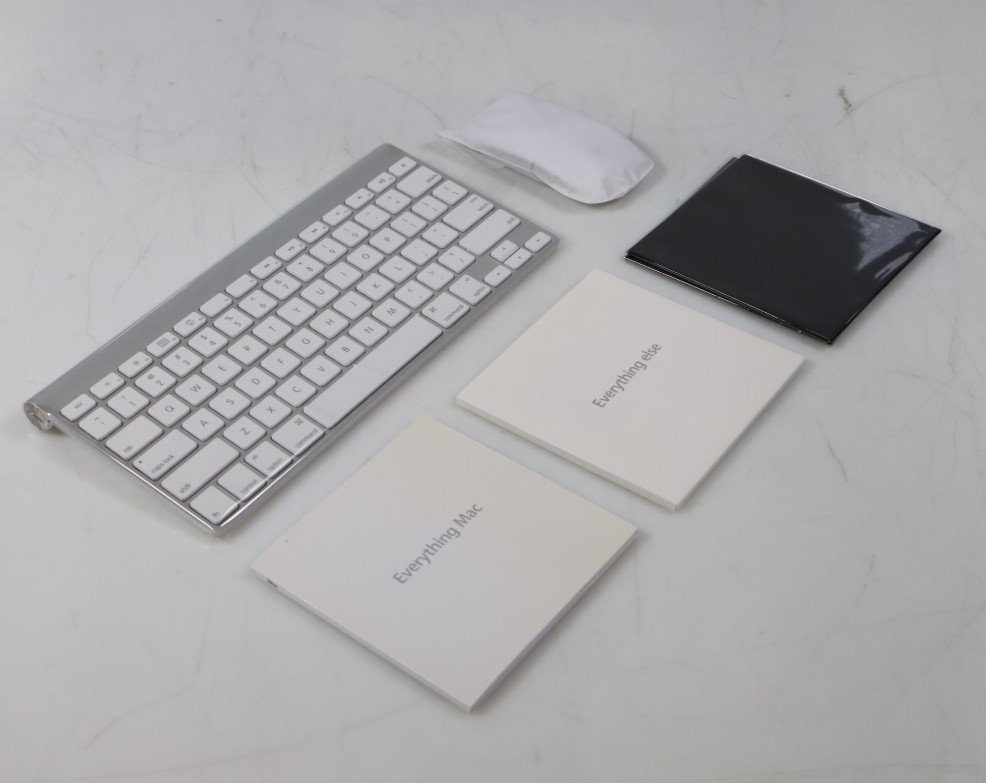 Apple A1314 Wireless Keyboard White Aluminum w/ Magic Mouse A1296 New Open Box