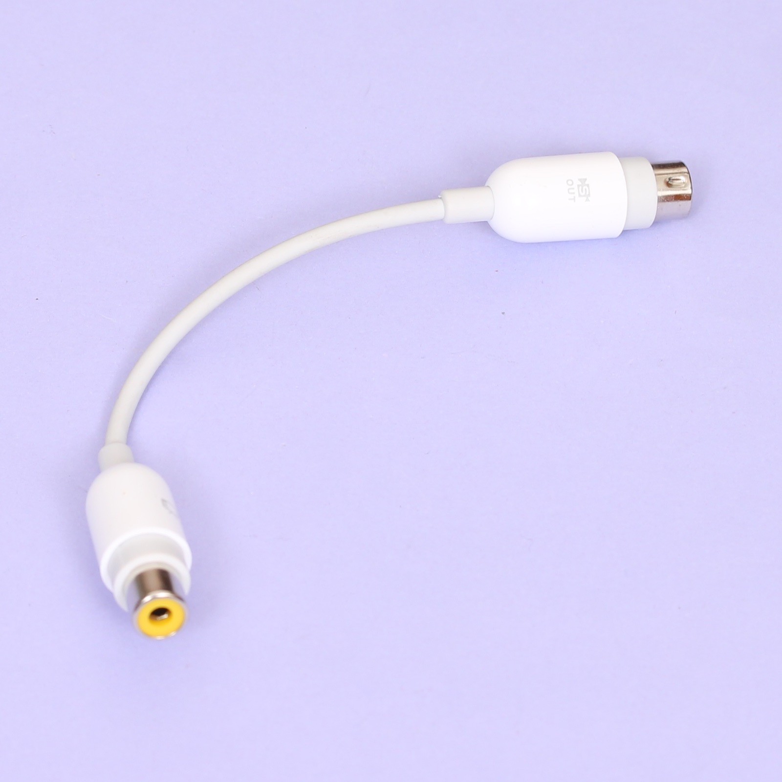 Genuine Apple S Video to Composite Video Adapter [603-2679]