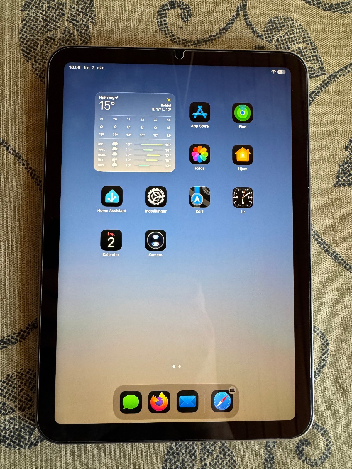 Apple iPad Mini 7th (A17 Pro) with original Apple folio and ESR tempered glass
