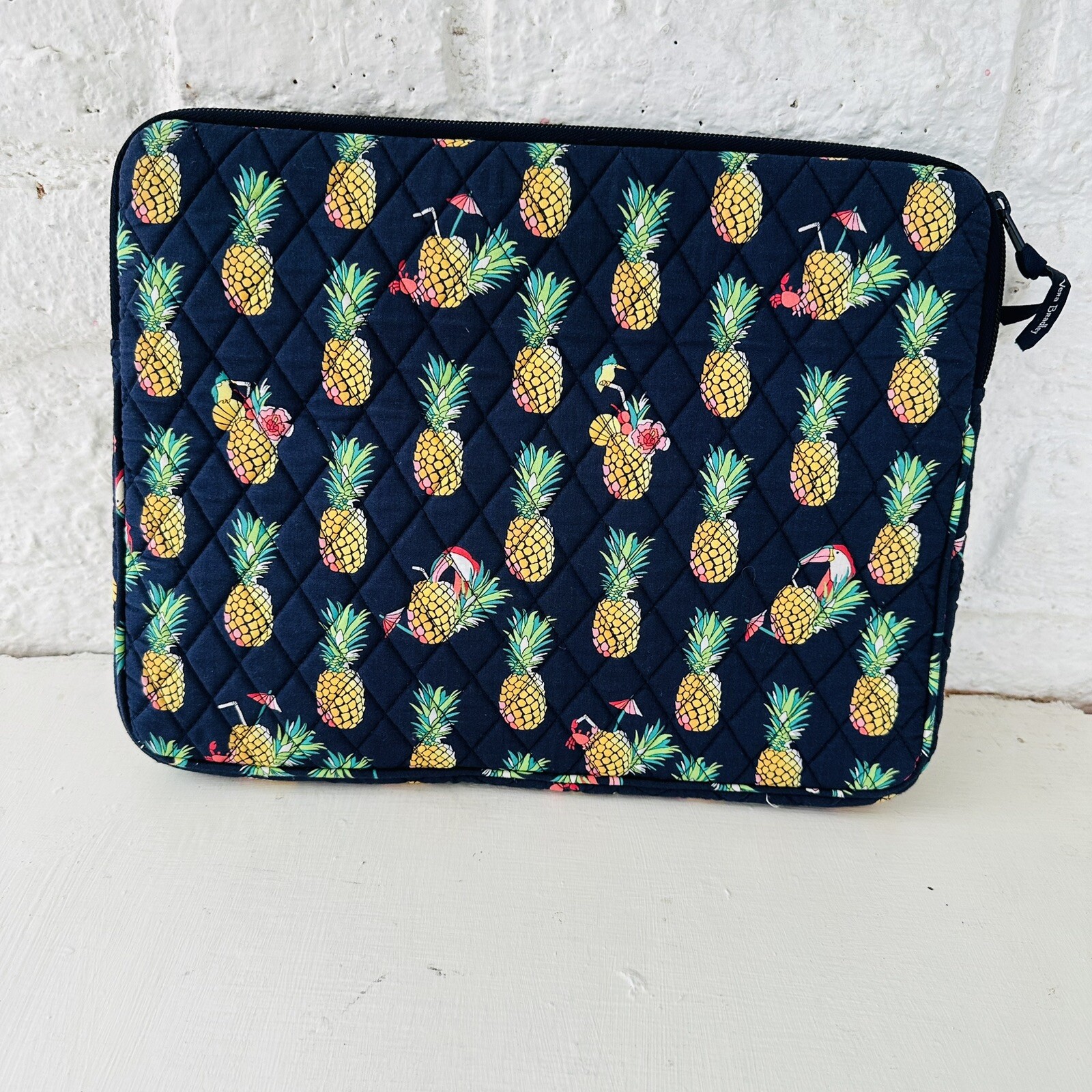 VERA BRADLEY Laptop Sleeve in Toucan Party  Navy Blue Pineapples Crabs
