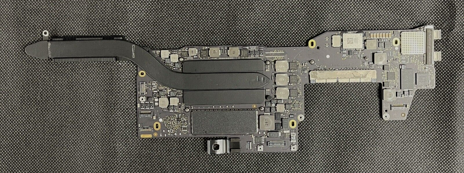 Apple MacBook Pro 13 inch A1708 2017 Logic Board i5 2.3GHz 8GB 820-00840-A OEM