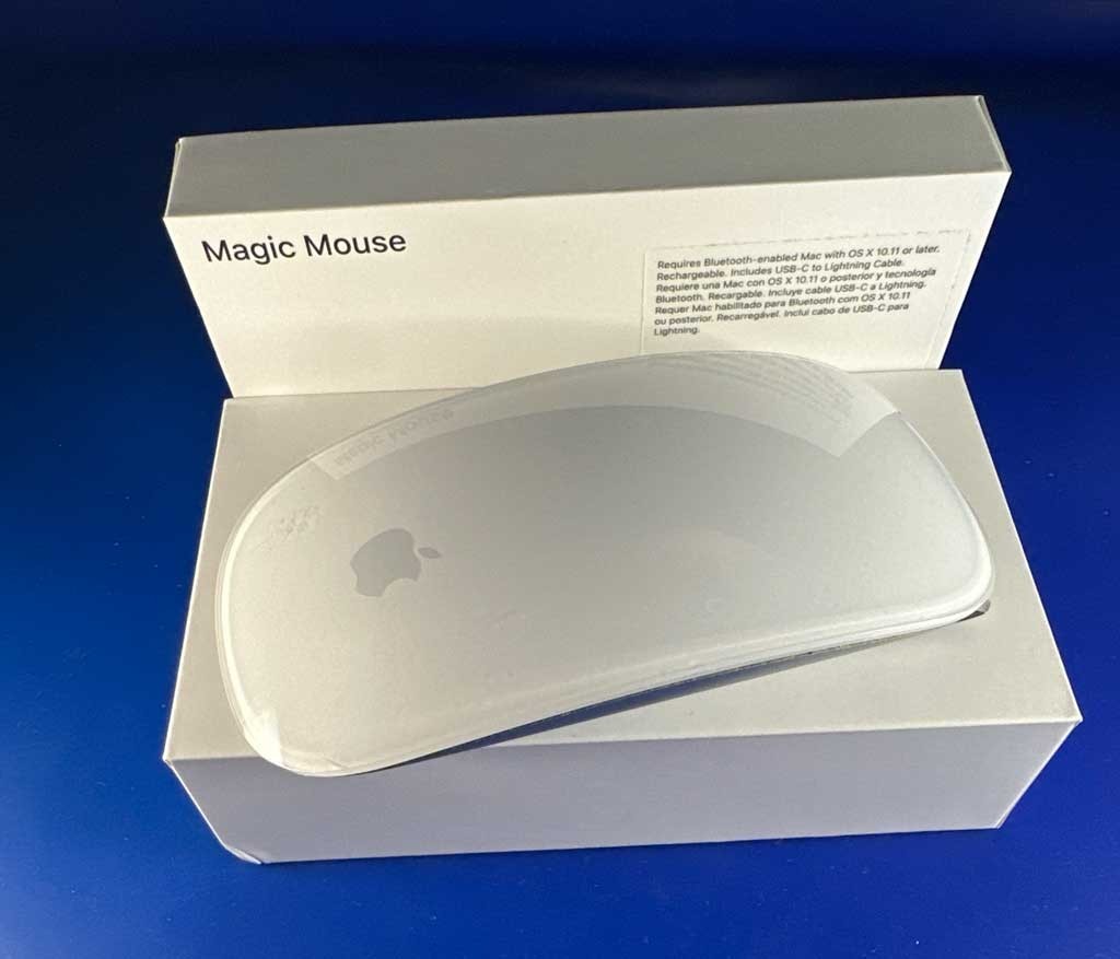 Apple Magic Mouse A1657 MK2E3AM/A White Silver Bluetooth Tested Working w/ Box