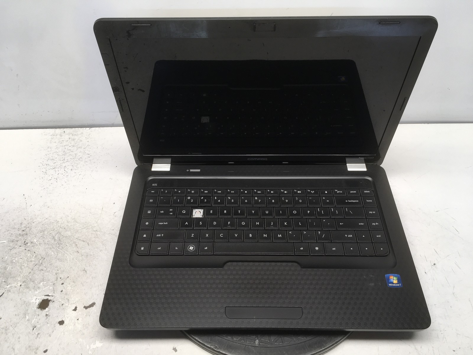 Compaq Presario CQ62-238DX AMD Athlon II P320 2100MHz 3 GB NO HDD No Batt