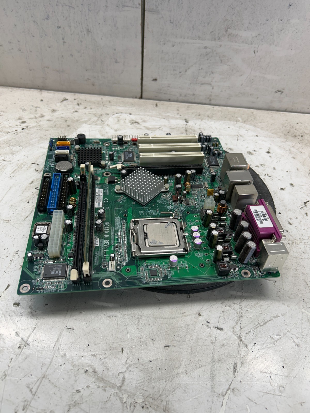 ECS RC410-M Intel 04 Pentium  D 2.8GHz 512MB NO HDD