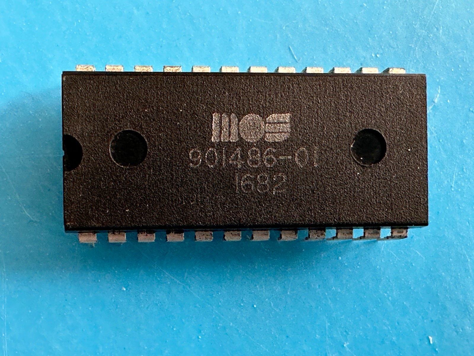 1 CHIP: MOS 901486-01 Chip for Commodore VC 20 Floppy 1541 #16 82