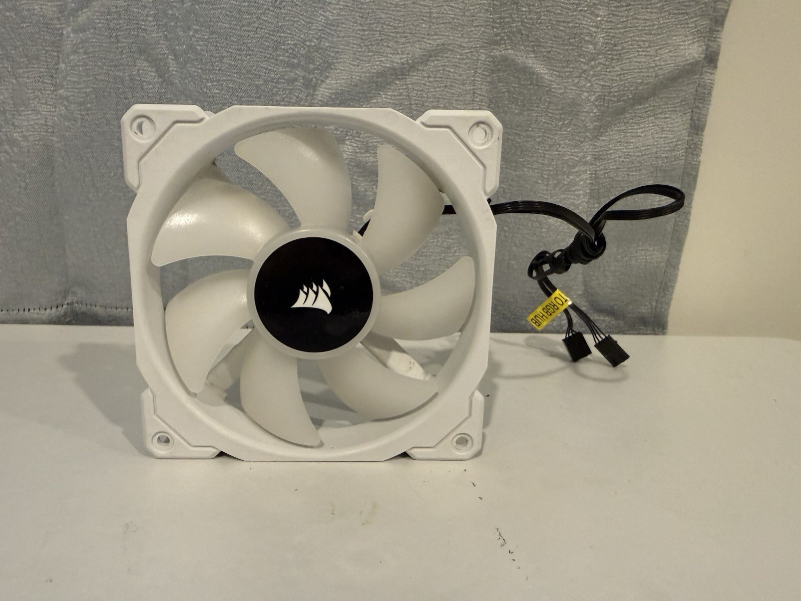 Corsair ML120 RGB 120mm PWM Fan 8 LED Series Fan iCue controlled White