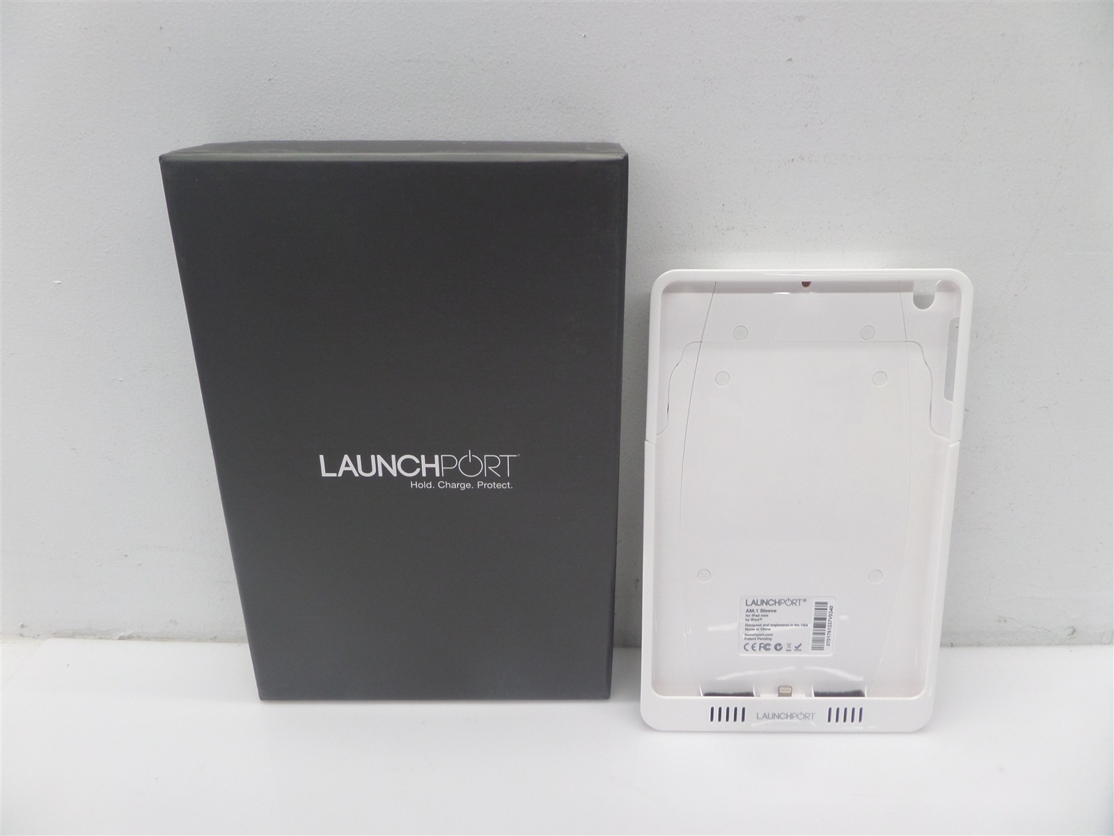 iPort LaunchPort AM.1 Sleeve Charging Case For iPad mini - White