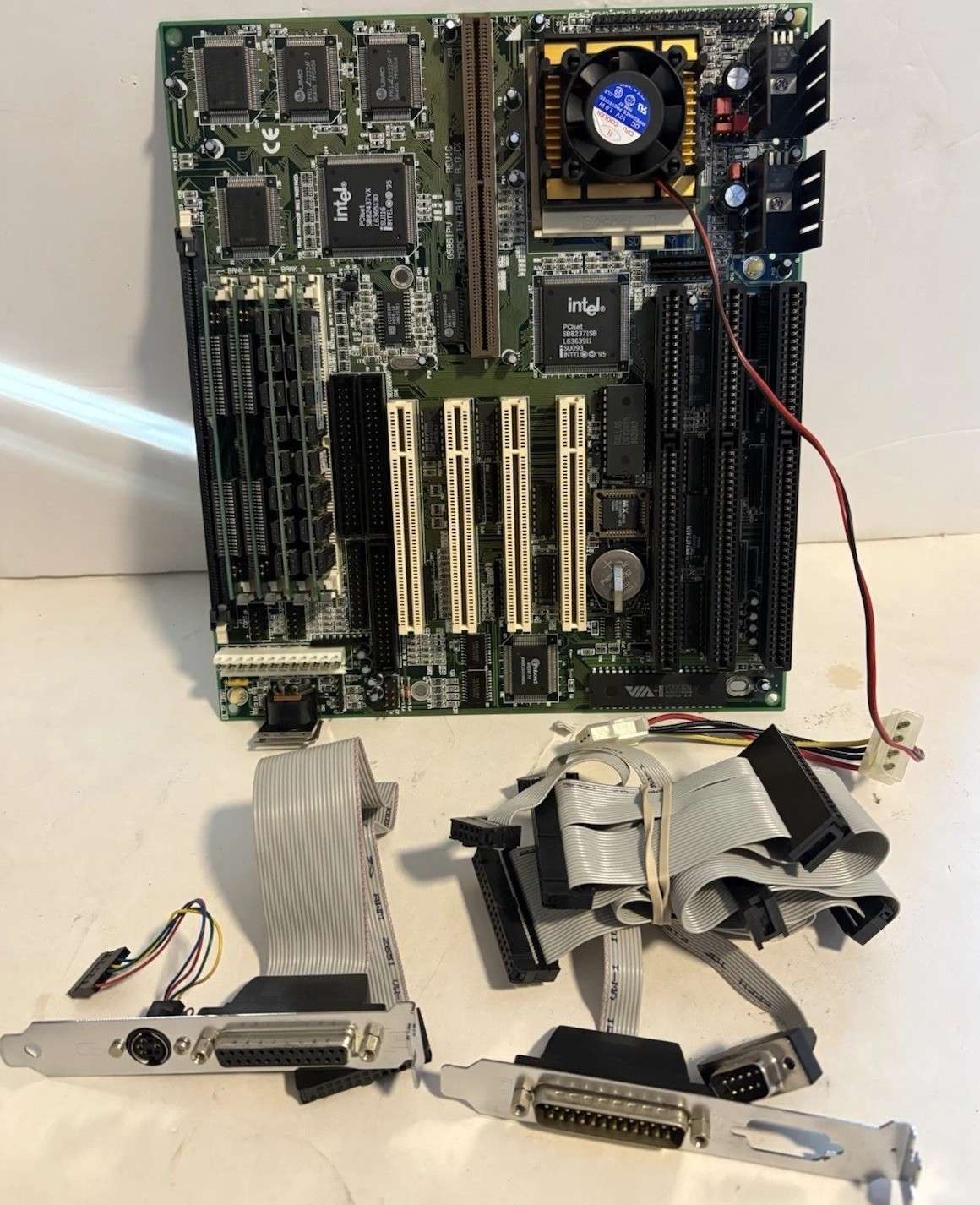 Vintage DFI G586IPV AT Socket 7 Pentium 120 RAM CPU heatsink I/O Motherboard