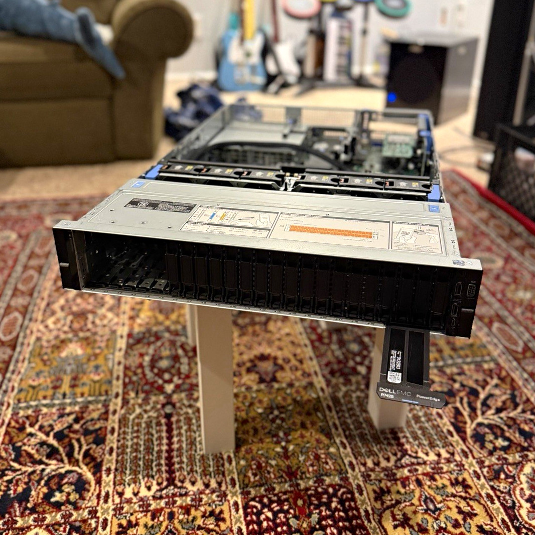 Dell PowerEdge R7425 Rack Server 2x AMD EPYC 7401 NO MEMORY/DRIVES