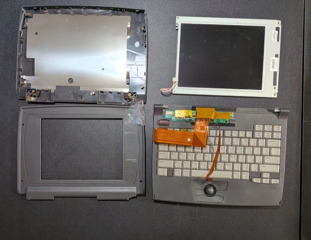 Compaq Contura 410c BROKEN HINGES, NO BATTERY, NO HDD ***FOR PARTS OR REPAIR***