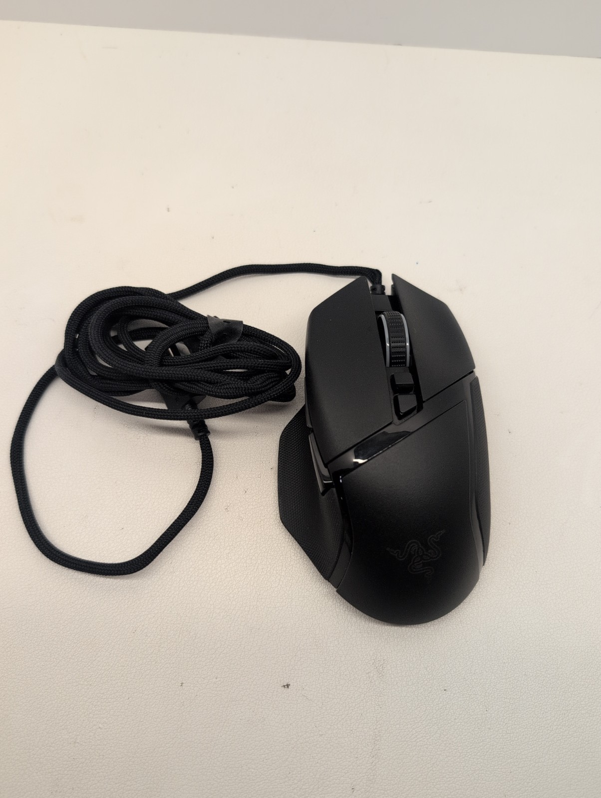Razer Basilisk V2 Wired Gaming Mouse missing side button cover