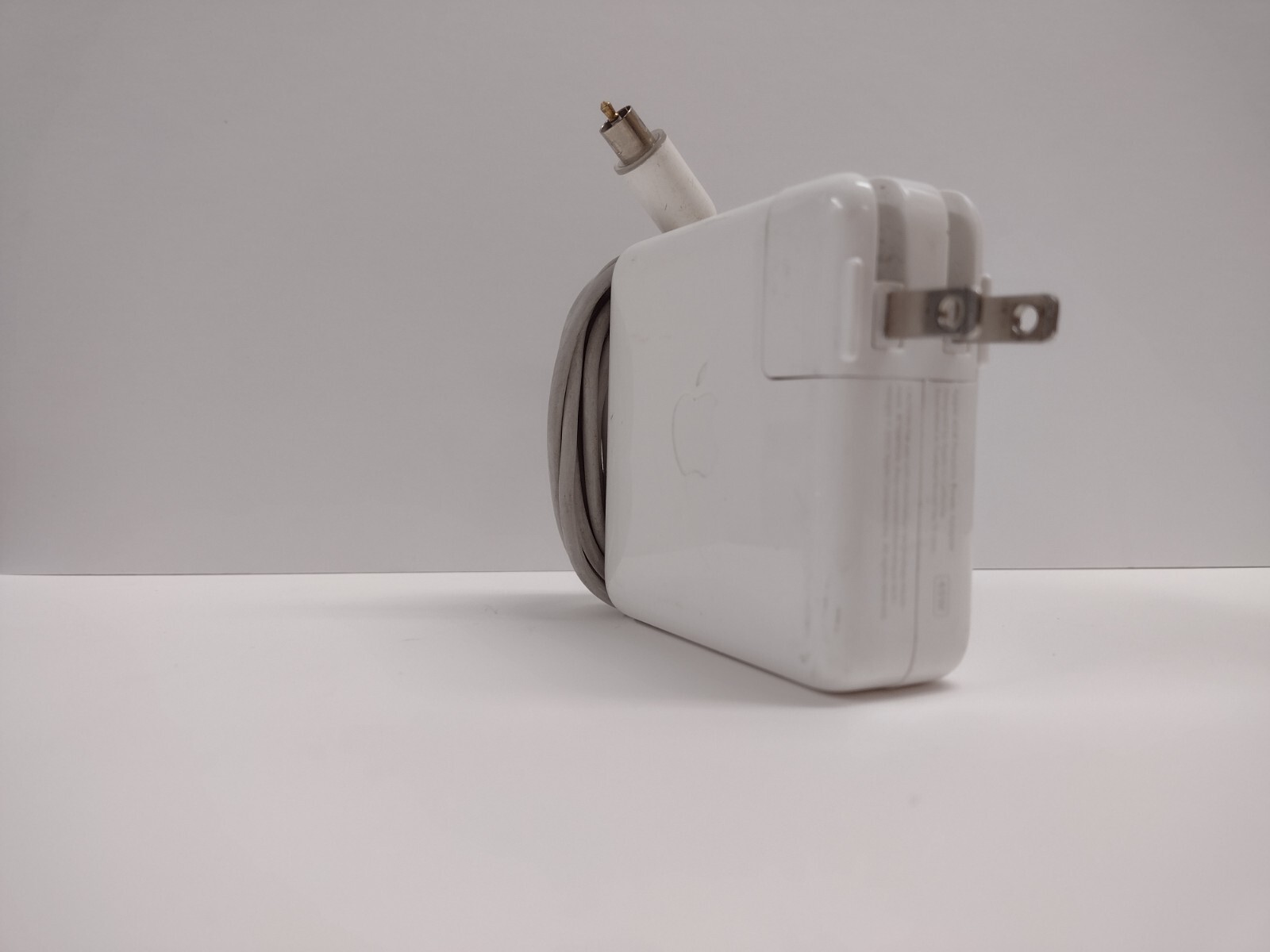 APPLE 45W PORTABLE POWER ADAPTER, USED, 2002