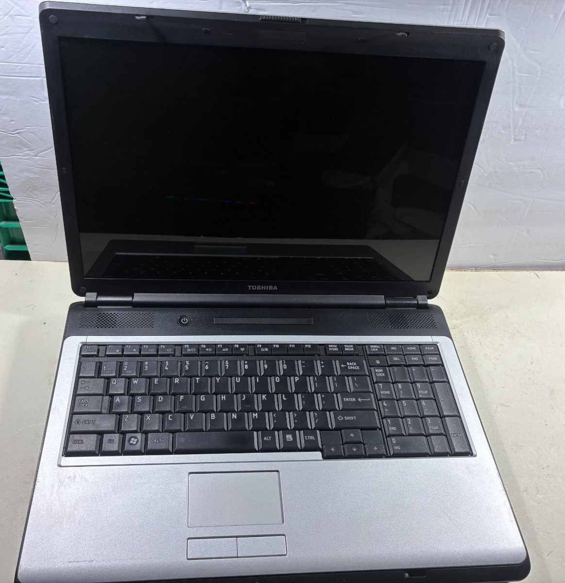 Toshiba Satellite 17" L355 Celeron 900 @2.20 Ghz 231 GB HDD 4GB RAM Win Vista