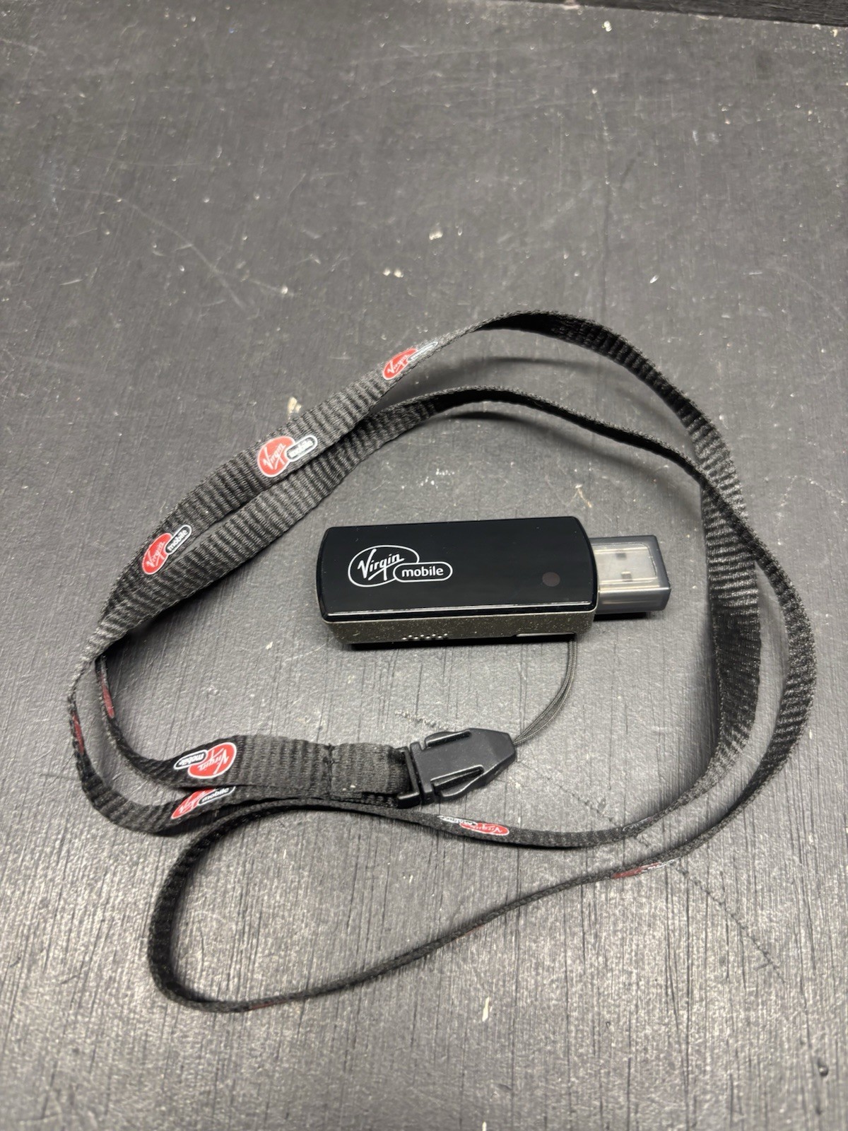 Virgin Mobile Broadband2Go MC760 3G USB Cellular Modem Novatel Wireless Lanyard