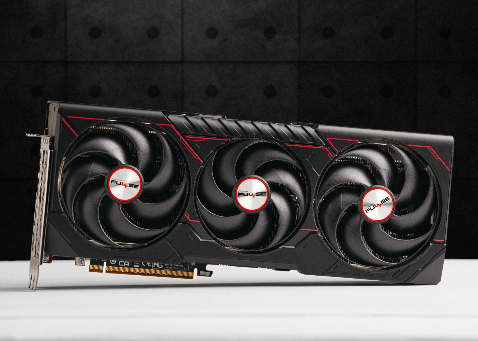 NEW - SAPPHIRE PULSE AMD RADEON RX 9070 XT 16GB GDDR6 GPU (11348-03)