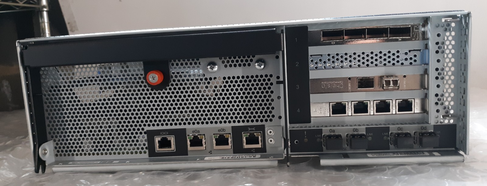 NetApp 111-00351+B1 Controller Module w/ 2x AMD+2GB RAM+Batt+1GB FC+4x Cards