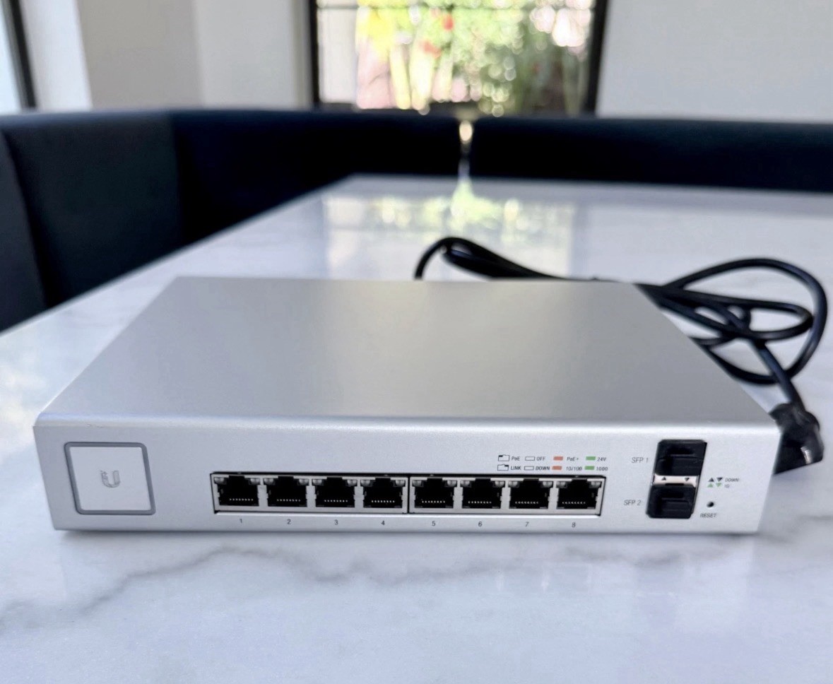 Ubiquiti US-8-150W 8-Port UniFi Network Switch, Managed PoE+ Gigabit Switch