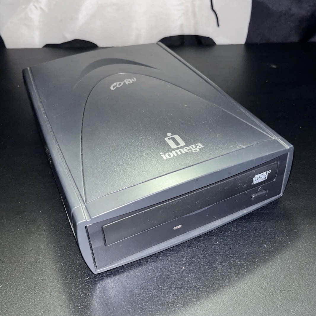 Iomega CDRW55252EXT External USB CD-RW Drive 20x Read 4x Write Gray PC