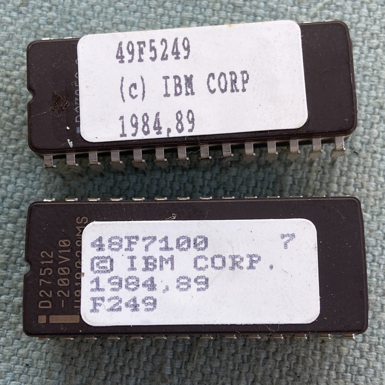 Vintage IC Chip EPROM Intel D27512-200V10 UV-erasable IBM 48F7100 49F5249 1989 2