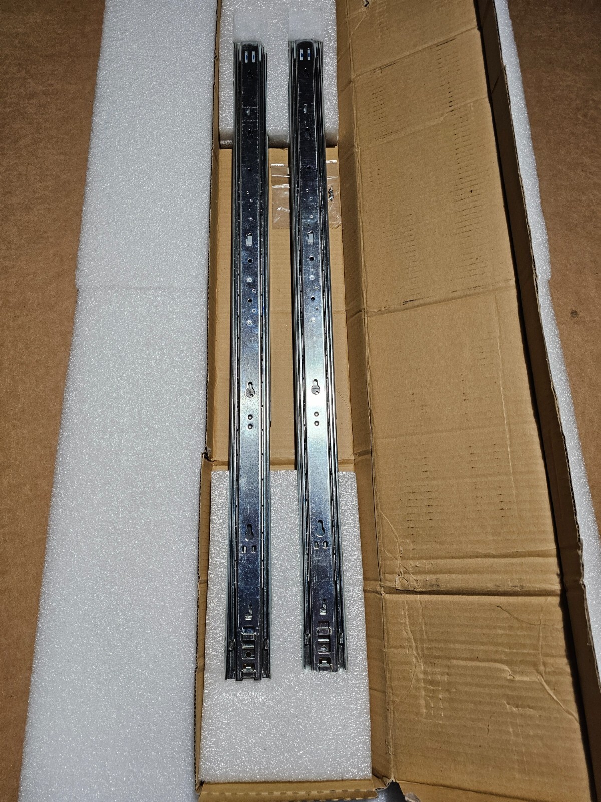 Cisco R2XX-G31032RAIL UCS C200, C210 Rack Server Rail Kit 800-35320-01