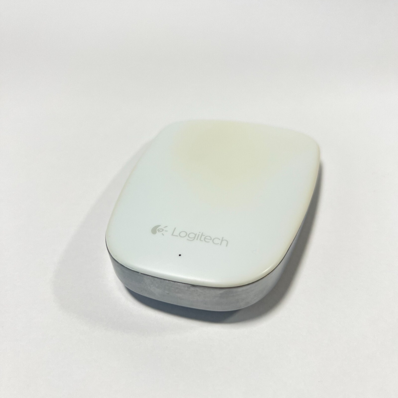Logitech T631 White Ultrathin Wireless Mouse For Mac R-M0044