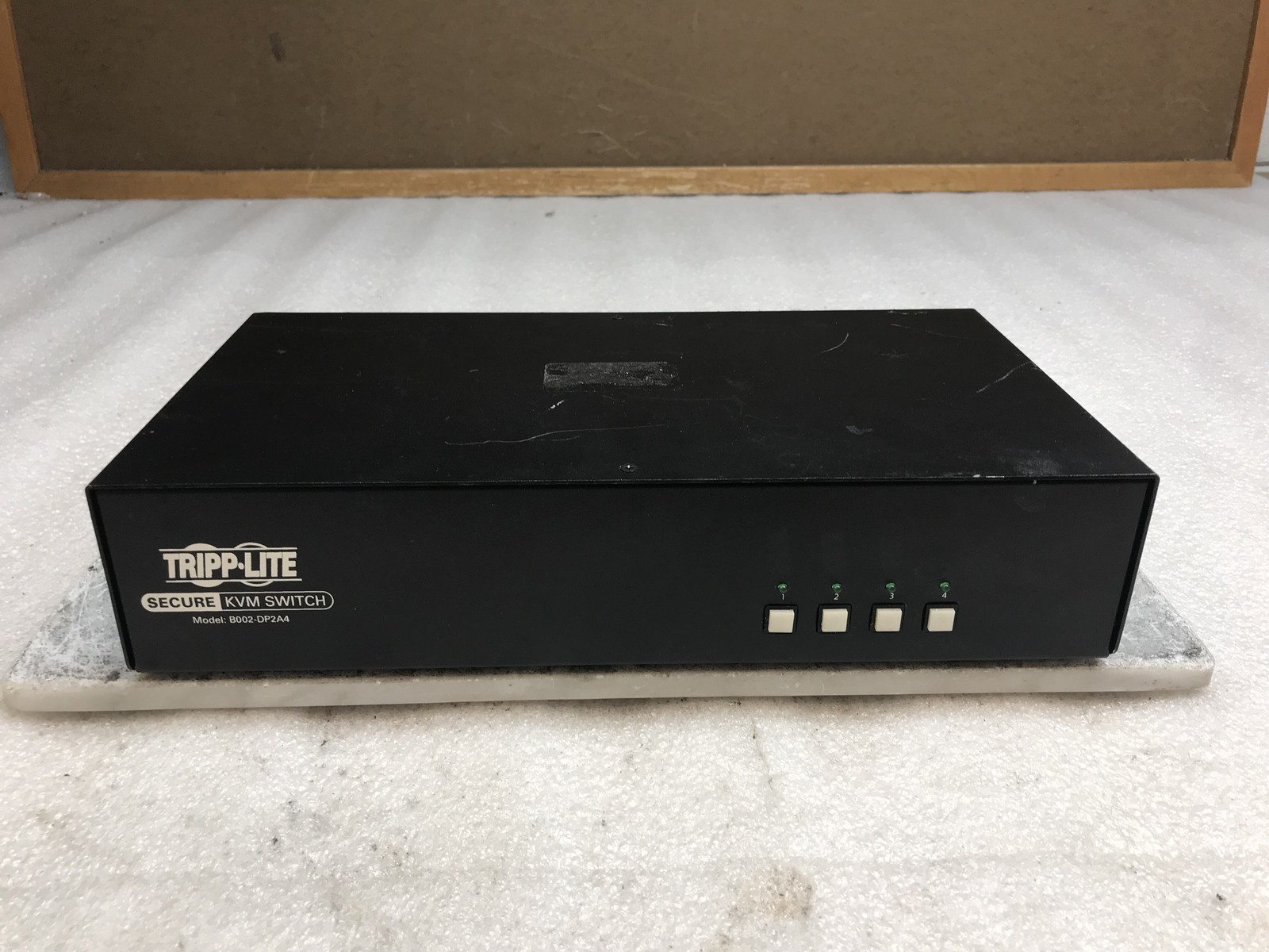 Tripp Lite Secure 2-port Dual Monitor KVM Switch B002-DP2A4 4K - No Power Cable