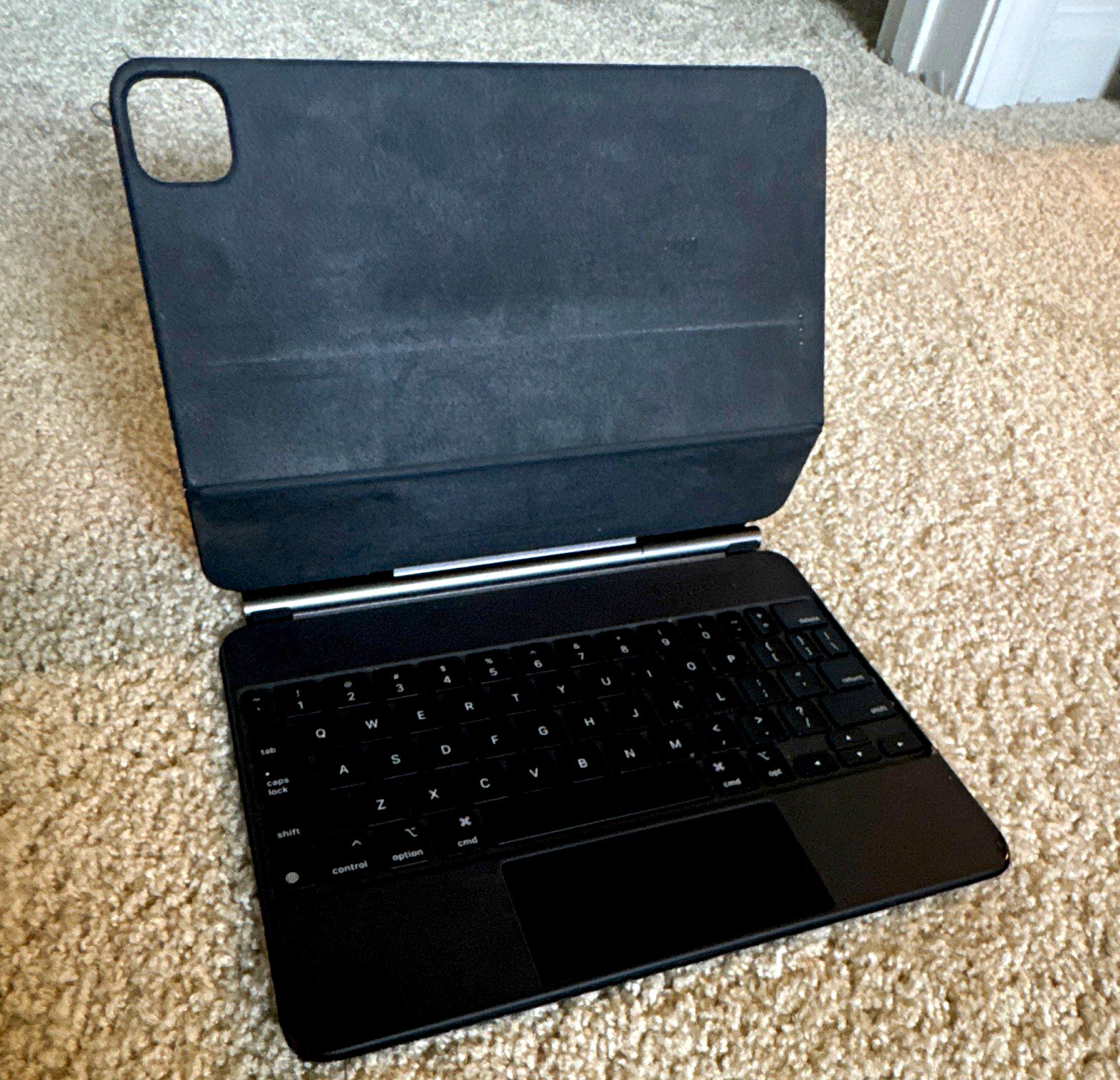 Used Apple Magic Keyboard Case