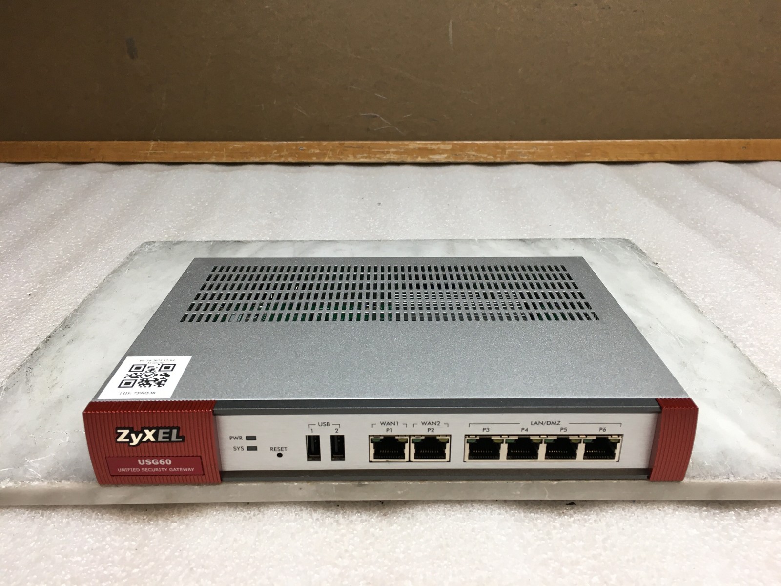 ZyXEL USG60 Unified Security Gateway All-In-One UTM Firewall w/ 4 LAN/DMZ 2 WAN