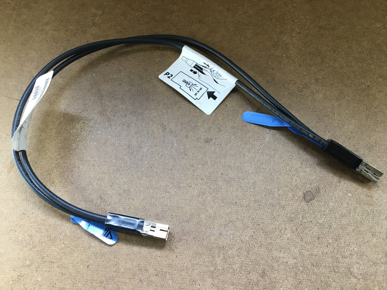 IBM 00AR272 - 0.6m 12Gbps miniSASHD-mini SAS HD