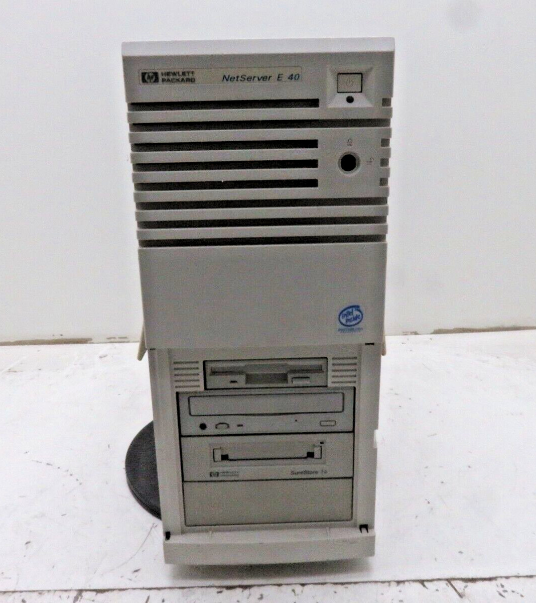 HP NetServer E40 Desktop Computer Intel Pentium Pro 200Hz 98MB Ram No HDD